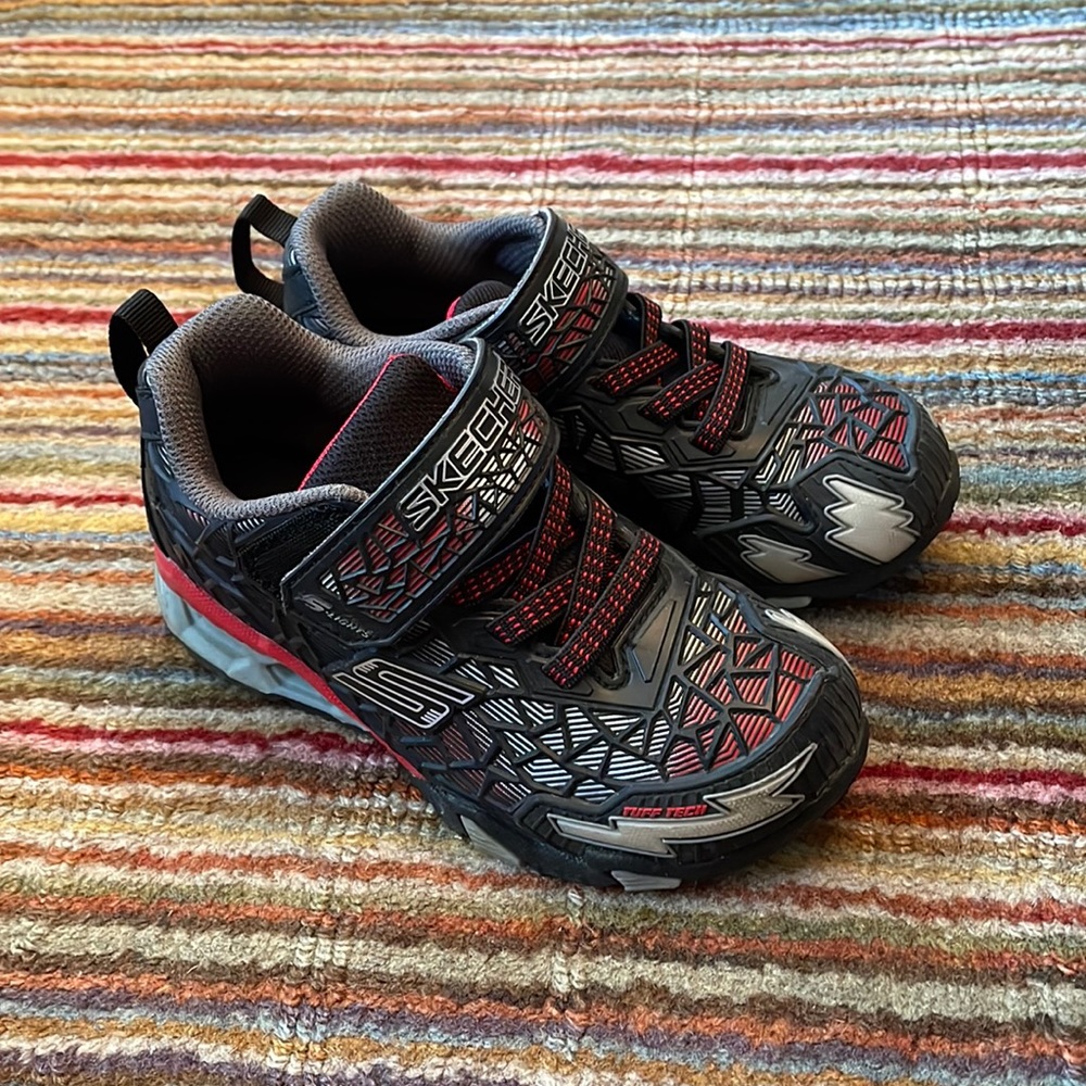 LIKE NEW kids light up Sketchers sneakers